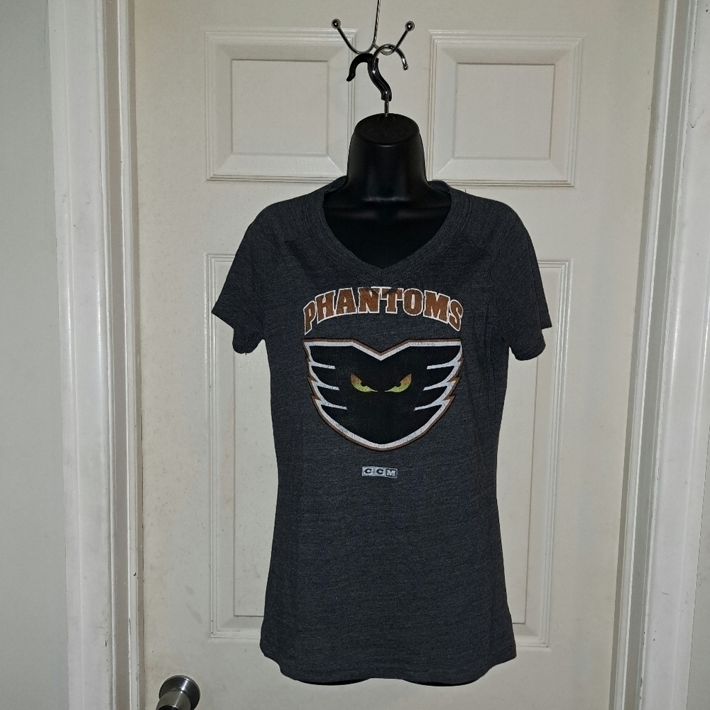 Retro sport phanto.s graphic t-shirt size large 5/$25